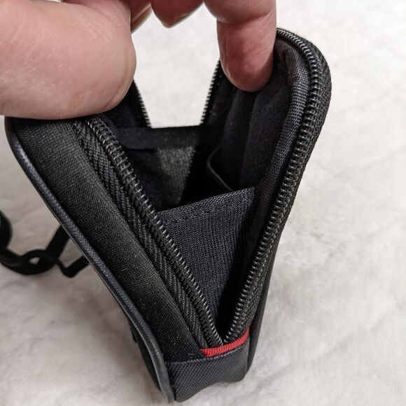 NWOT Swiss Army/SwissGear Zip Around Wallet w/ Wrist Lanyard - Picture 9 of 10